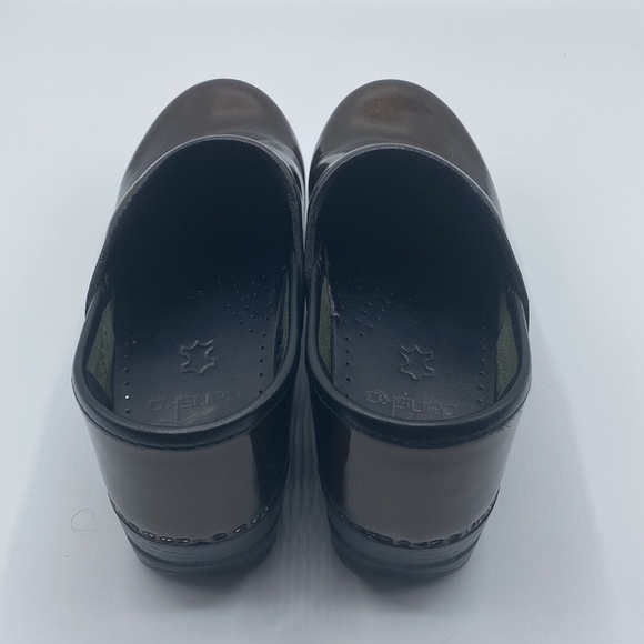 Excellent condition Dansko clogs - Picture 3 of 5